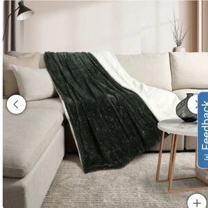Life Comfort Ultimate Faux Fur Throw 60" X 70" Green